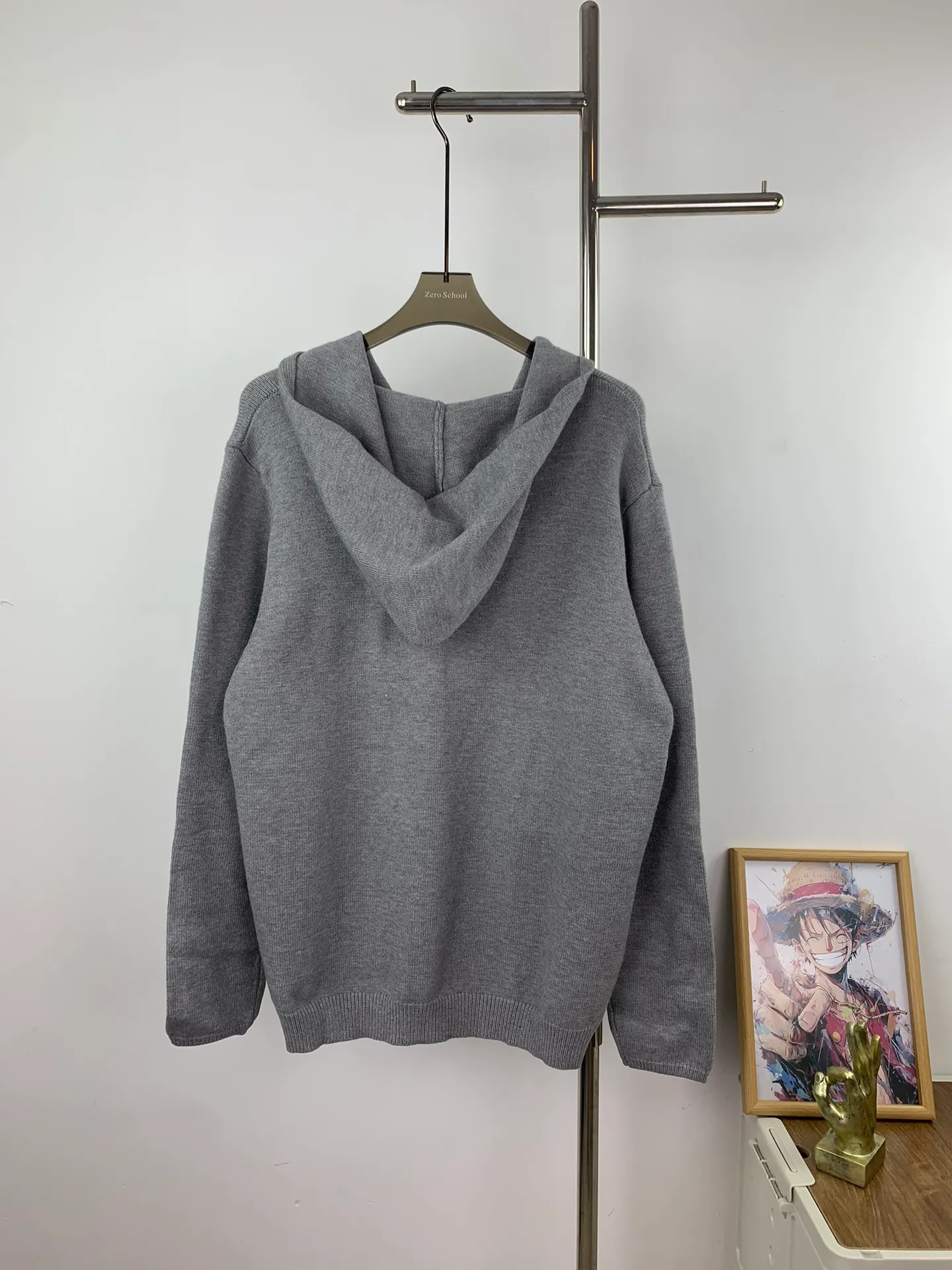P310 model number M8 chrome hearts ch Chrome hearts cross classic heavy-duty hot-drilled zipper sweater knitted sweater hooded jacket. There is no such coat in the wardrobe. Winter is a waste. There is no such versatile coat. If you are tired of choosing styles, choose it! It will never go wrong! If you need a coat, choose it! It will never fall over! Compared with the bloat of sweatshirts, sweater jackets are more suitable for people of all kinds of body types. Thin people wear a larger size, which is looser and taller, and fat people wear it to look slimmer. Successfully lose weight in place. The super popular sweater that is sold out in physical stores and is hard to find is here! It’s completely! No! Pick! It’s easy to control, look great, and go with nothing. Size: S M L